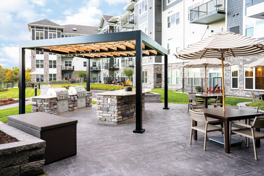 AR-gallery-patio-grilling